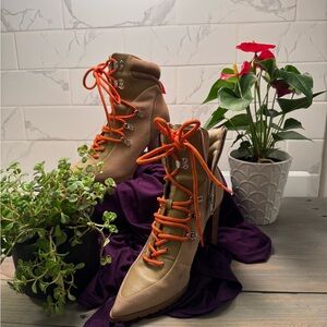 Steve Madden Women's Tan Lace-Up Boots